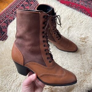 Vintage Dingo brown leather lace up heeled ankle boots